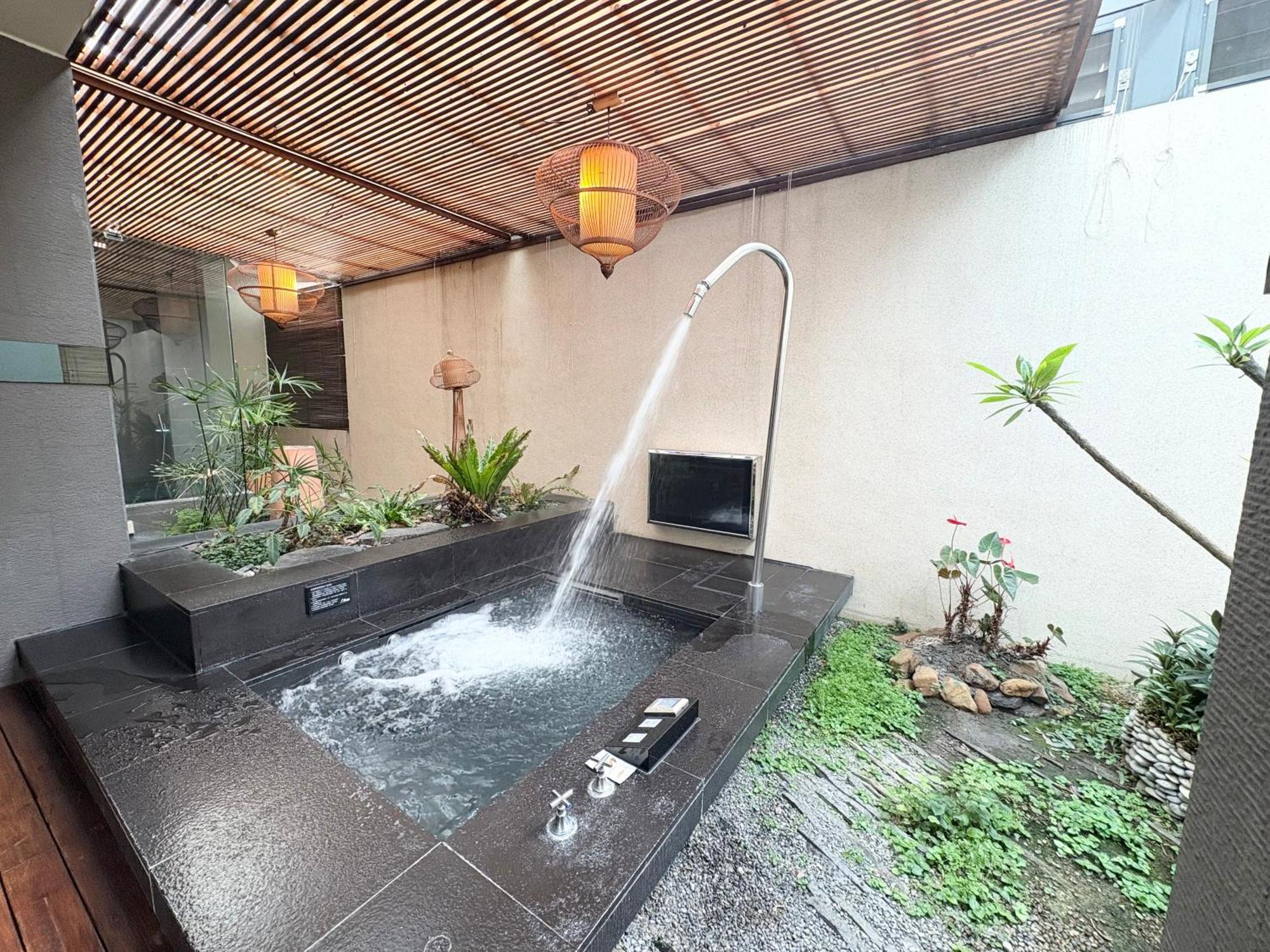 Xiadu Motel Taichung Buitenkant foto