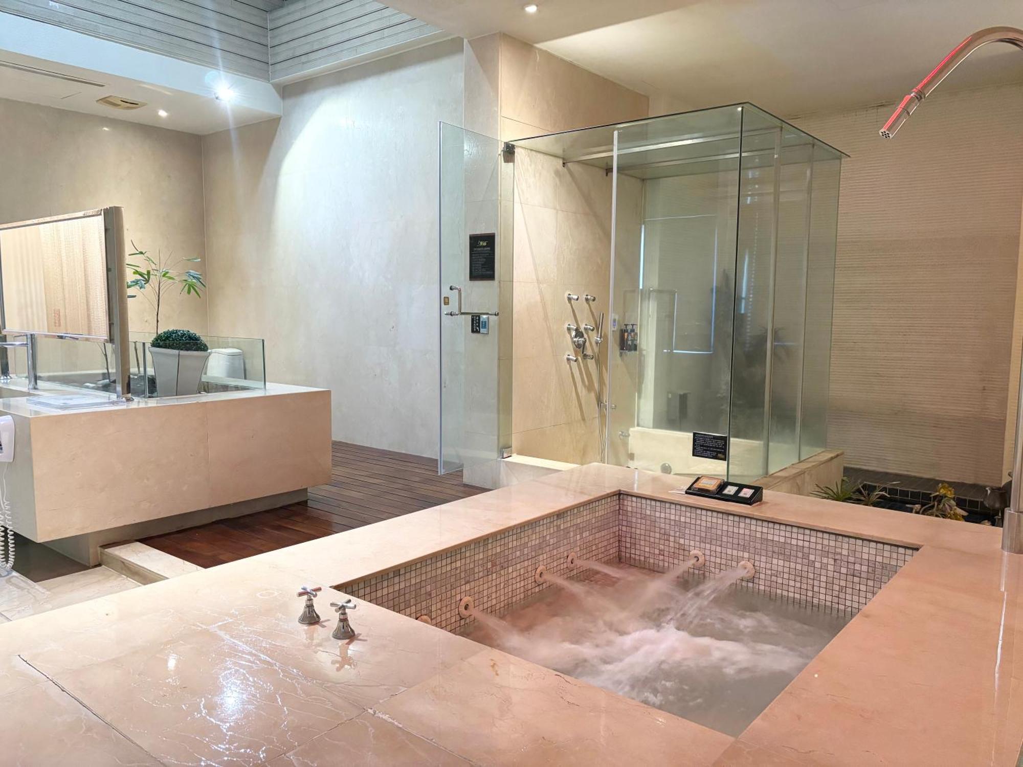 Xiadu Motel Taichung Buitenkant foto